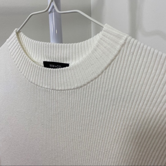 RW&CO White Ribbed Knit - Picture 2 of 5